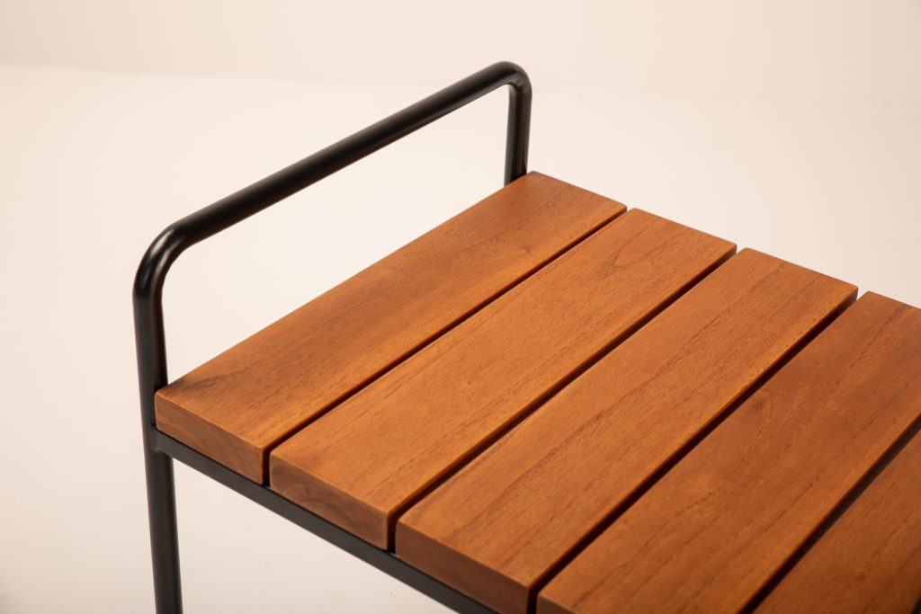 AUX 19. MR K Auxiliar table