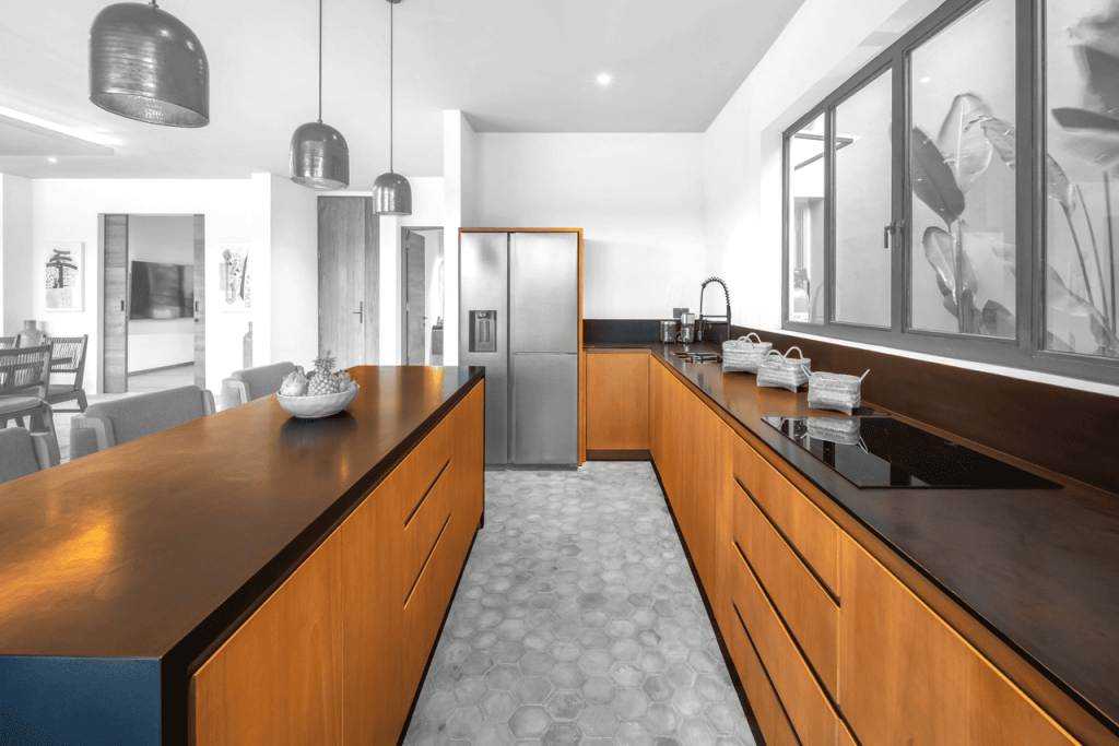 Bespoke Built In Kitchen Villa Charleston