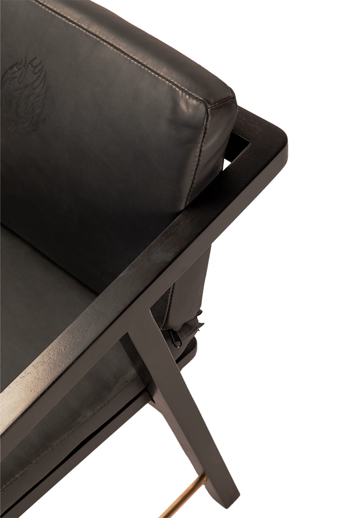 Tabu-Design CH-20L.-TS-Armchair-Wood-in-black-leather-close-up