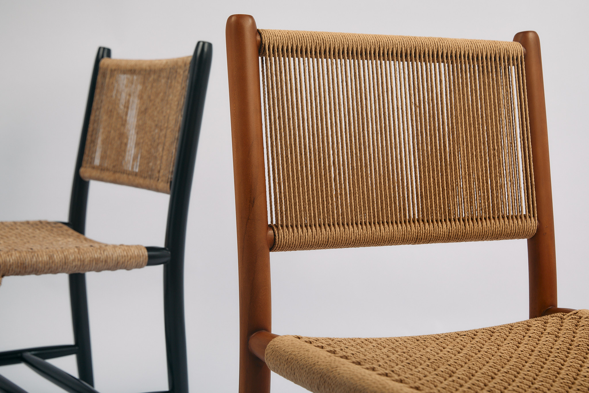 Tabu-Design-CH110-CORENNE-Chair-teak-loom-ambiance1