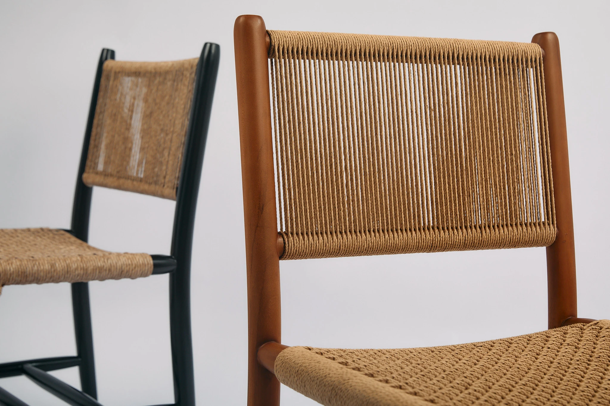 Tabu-Design-CH110-CORENNE-Chair-teak-loom-ambiance2