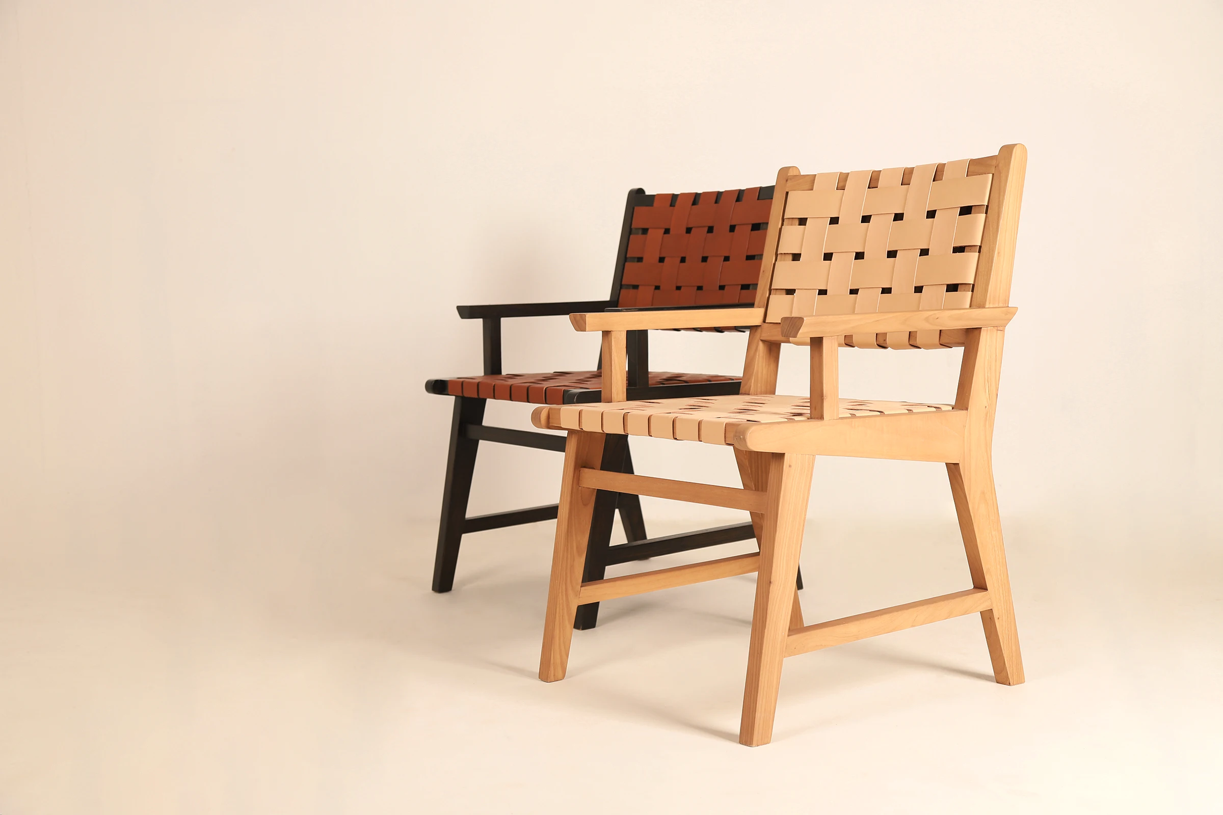 Tabu-Design-CH126A-ZAK-Armchair-wood-leather-ambiance3