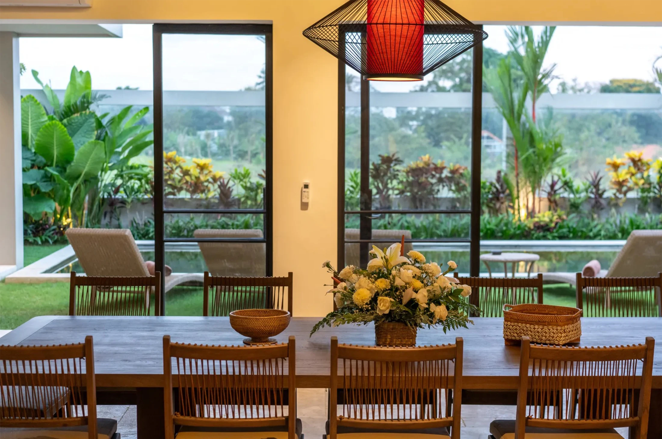 Tabu-Design-CH142-AK Chair-Teak-Leather-ambiance1