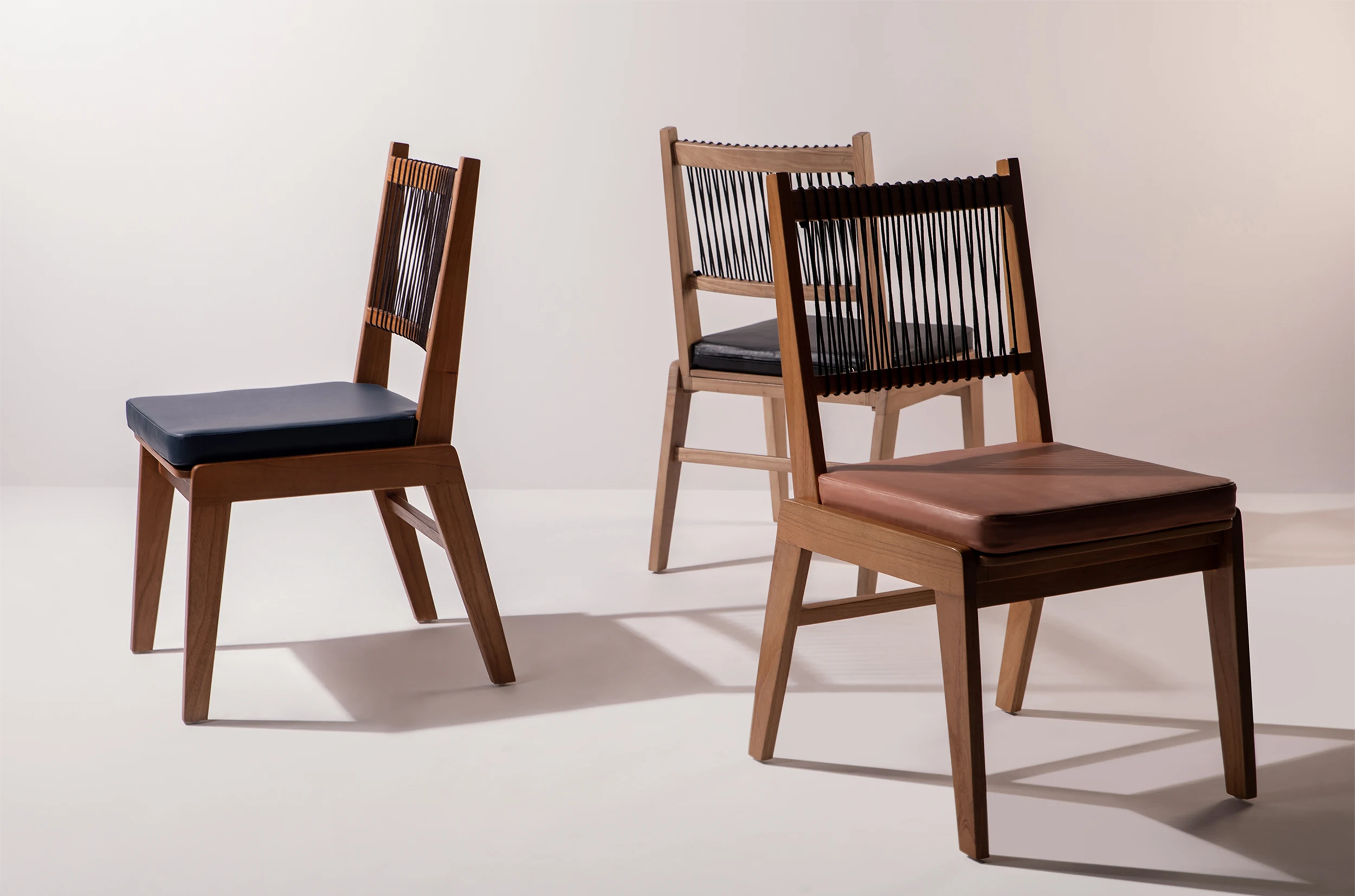 Tabu-Design-CH142-AK Chair-Teak-Leather-ambiance4