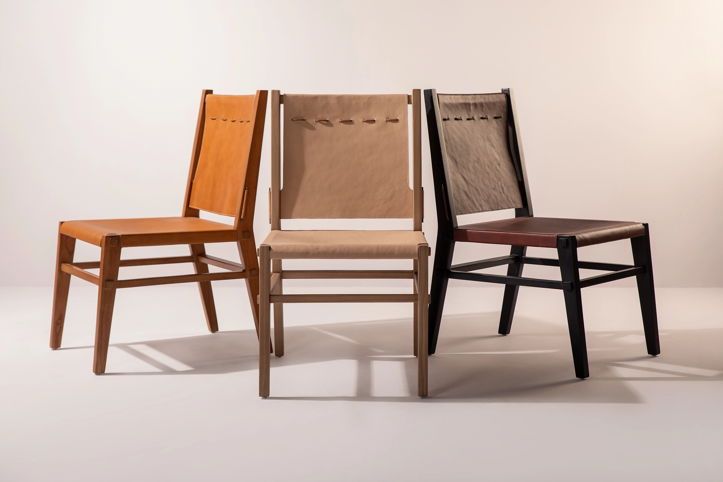 Tabu-Design-CH149-MARSEILLE-Chair-Wood-Leather-ambiance1