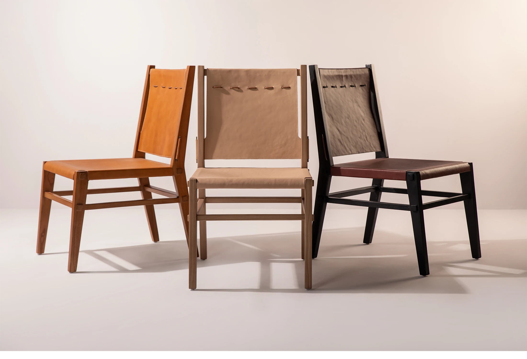 Tabu-Design-CH149-MARSEILLE-Chair-Wood-Leather-ambiance1