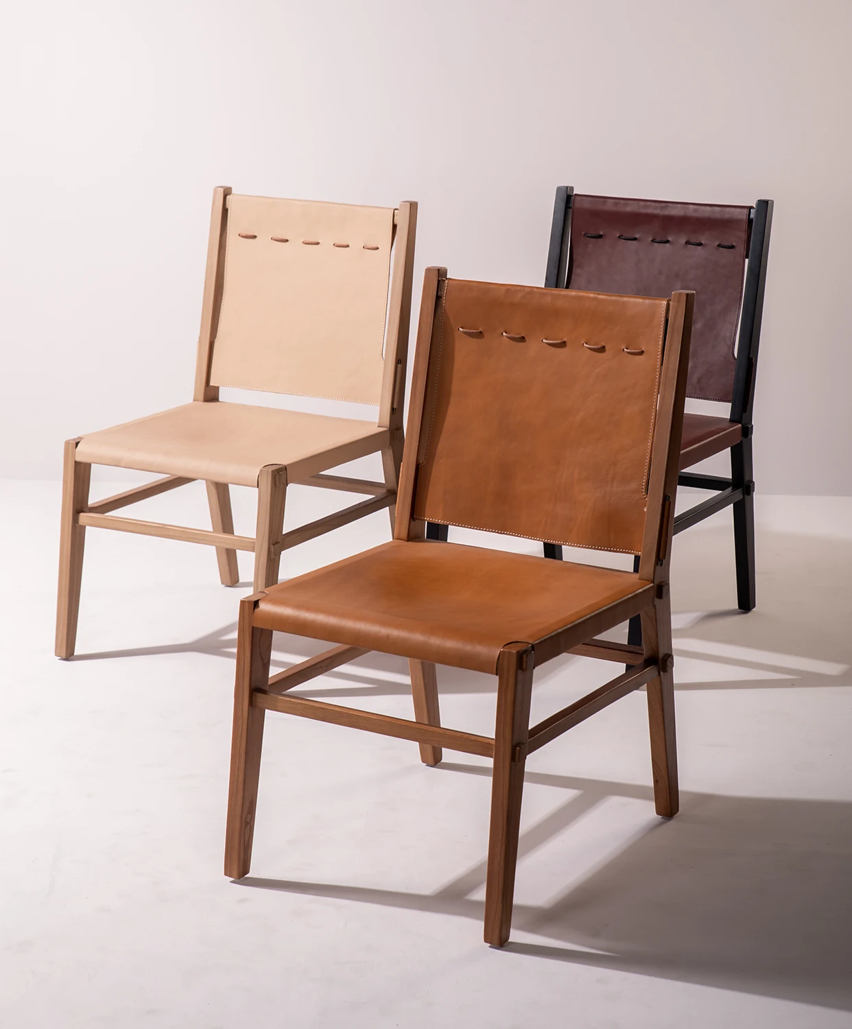 Tabu-Design-CH149-MARSEILLE-Chair-Wood-Leather-ambiance2