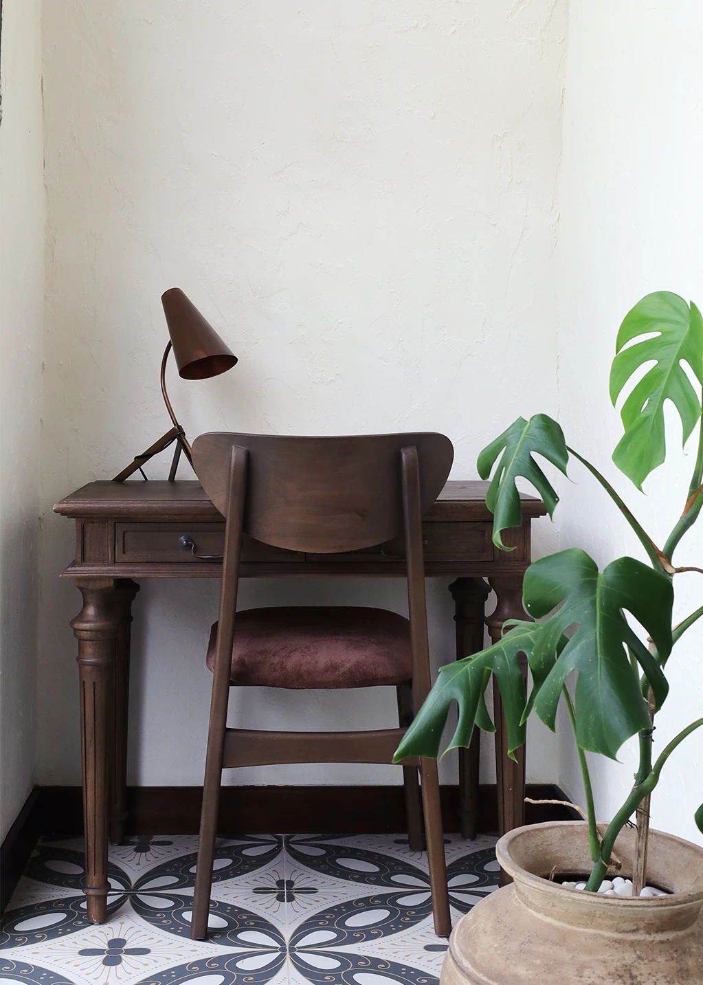 Tabu-Design-CH55-ARU-Chair-Wood-Fabric-Ambiance