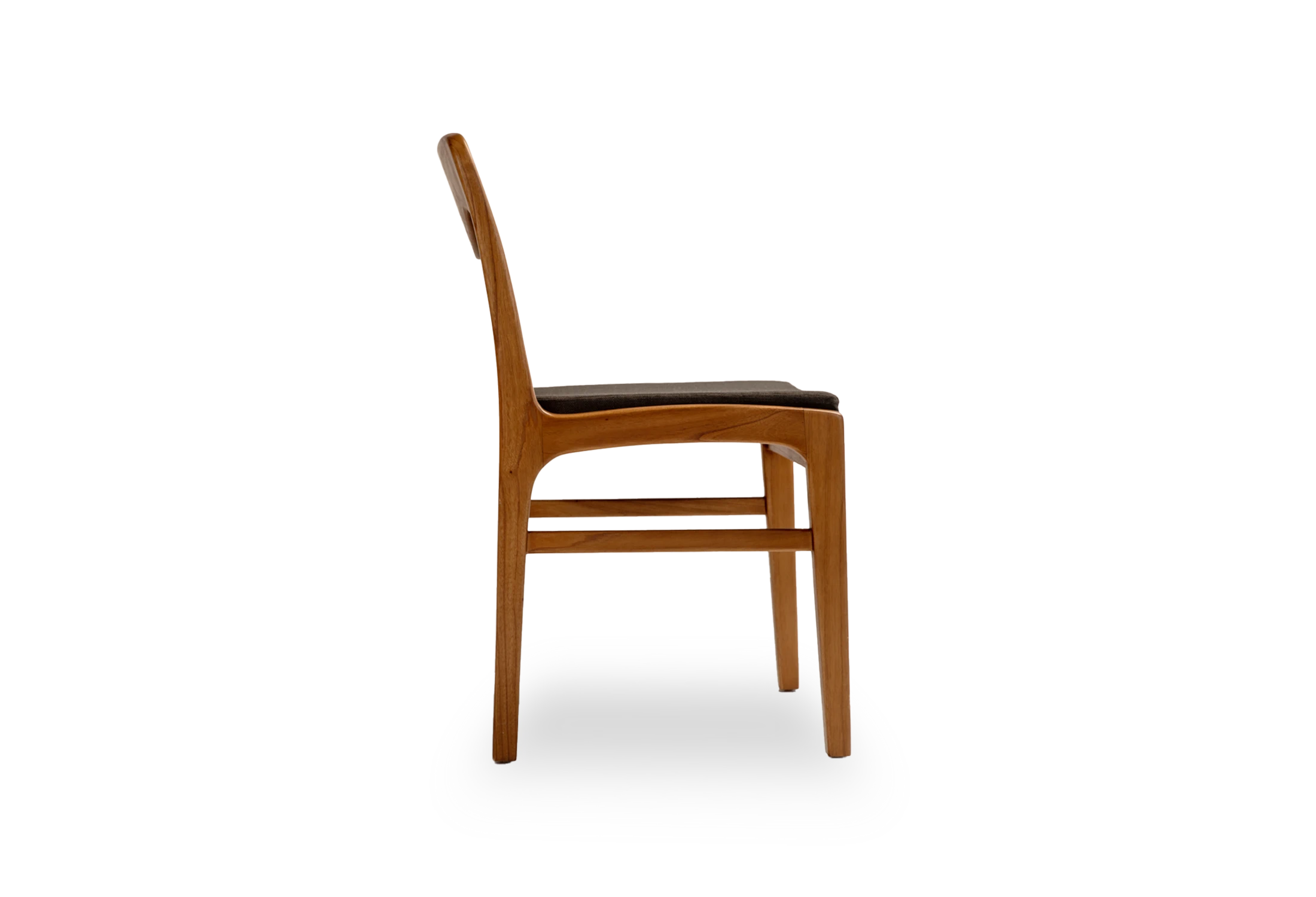 Tabu-Design-CH56-IZE-Chair-wood-black-cushion-2