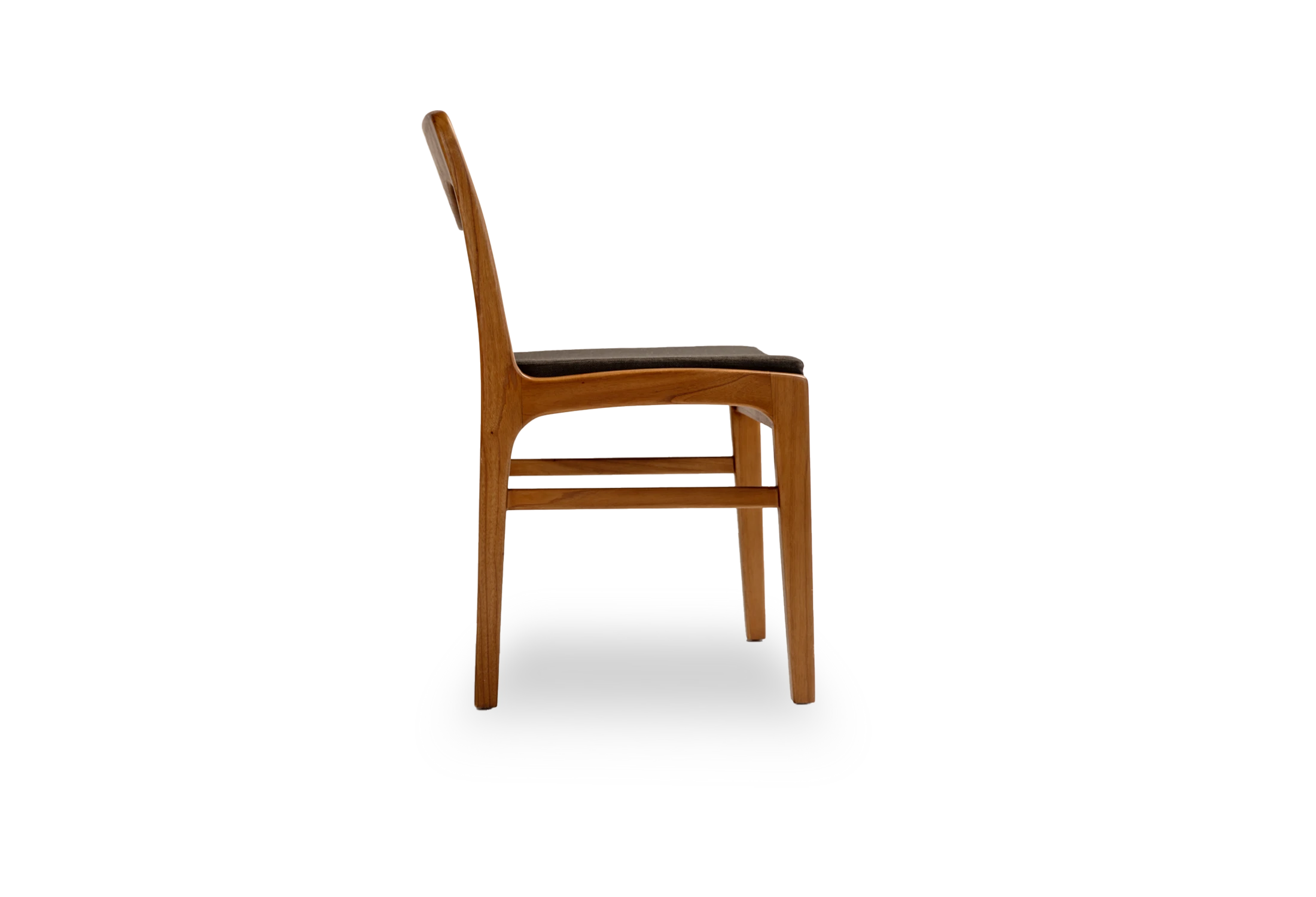 Tabu-Design-CH56-IZE-Chair-wood-black-cushion-2