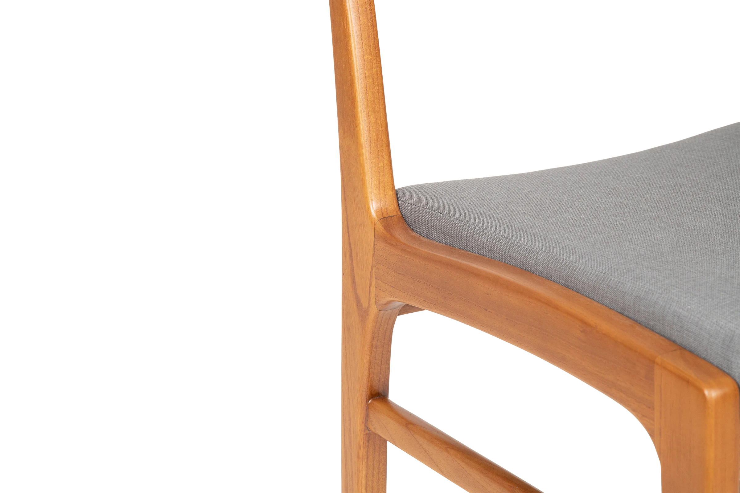 Tabu-Design-CH56-IZE-Chair-wood-grey-cushion-5