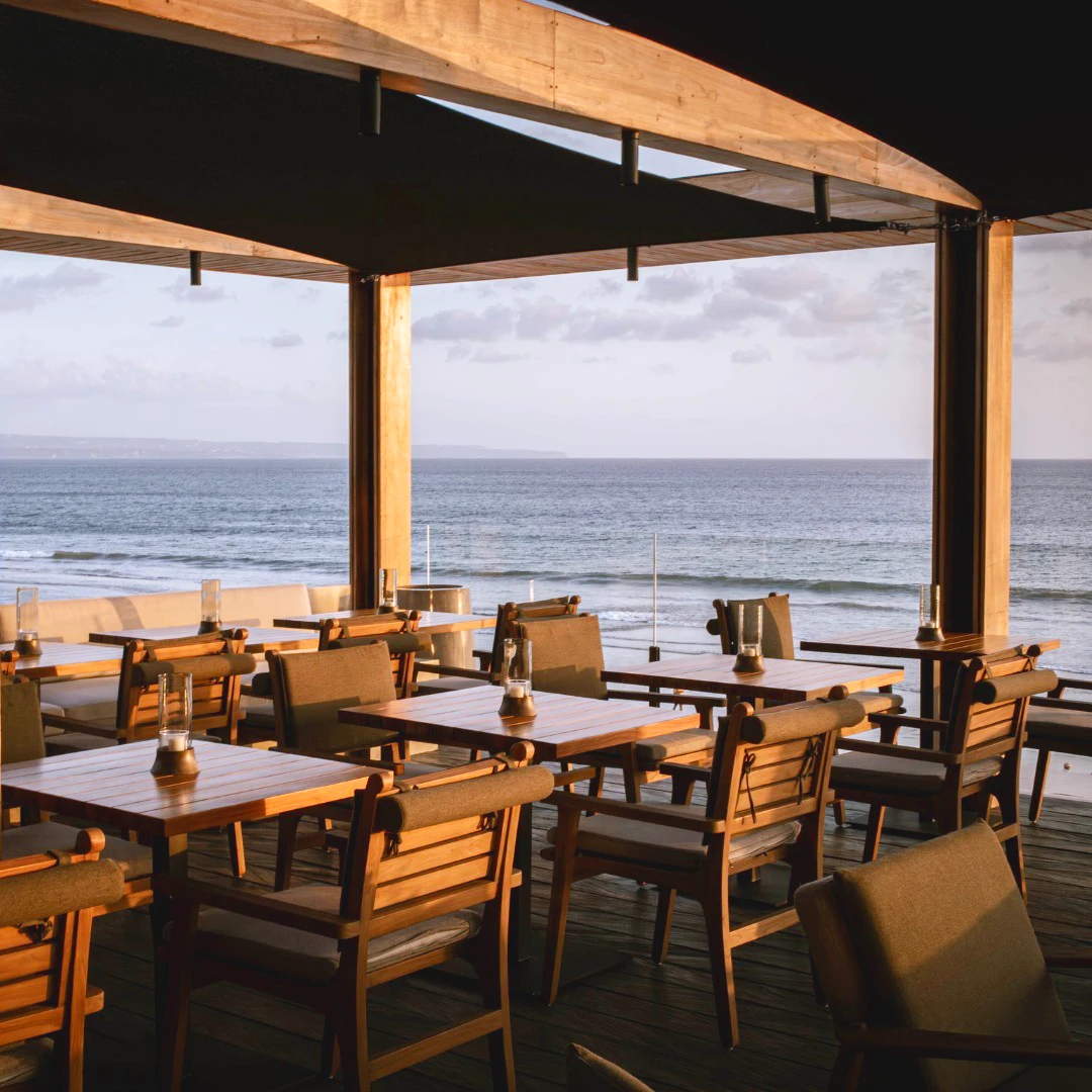 tabu-design-ch184-lima-chair-wood-fabric-ambiance1