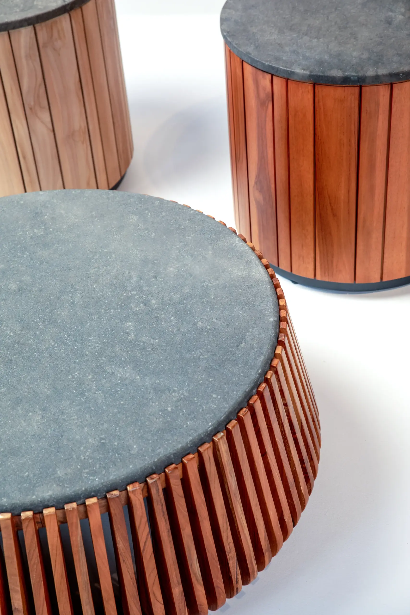 Tabu-Design-AUX59-Coral-Auxiliar-Table-Teak-stone-ambiance1