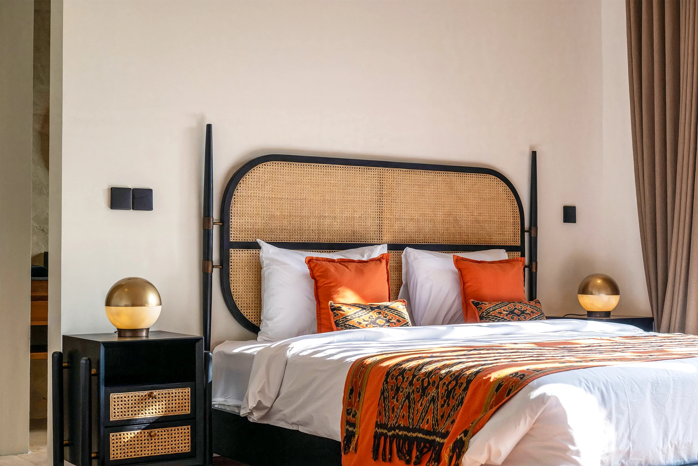 Tabu-Design-STA31-Nilo-Bedside-Table-Wood-Rattan-Leather-Ambiance1