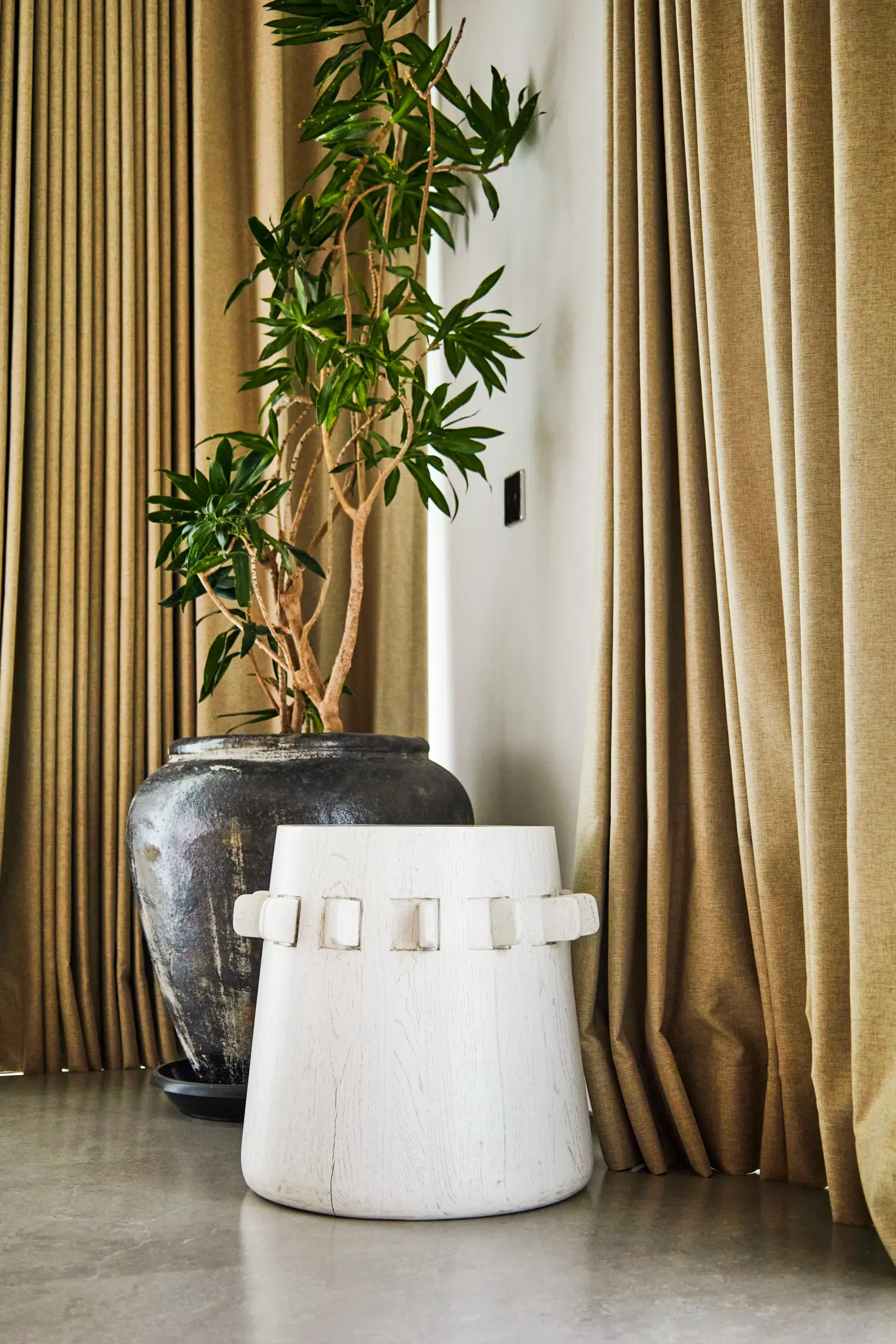 Tabu-Design-aux43-Cidi-auxiliar-table-wood-ambiance1