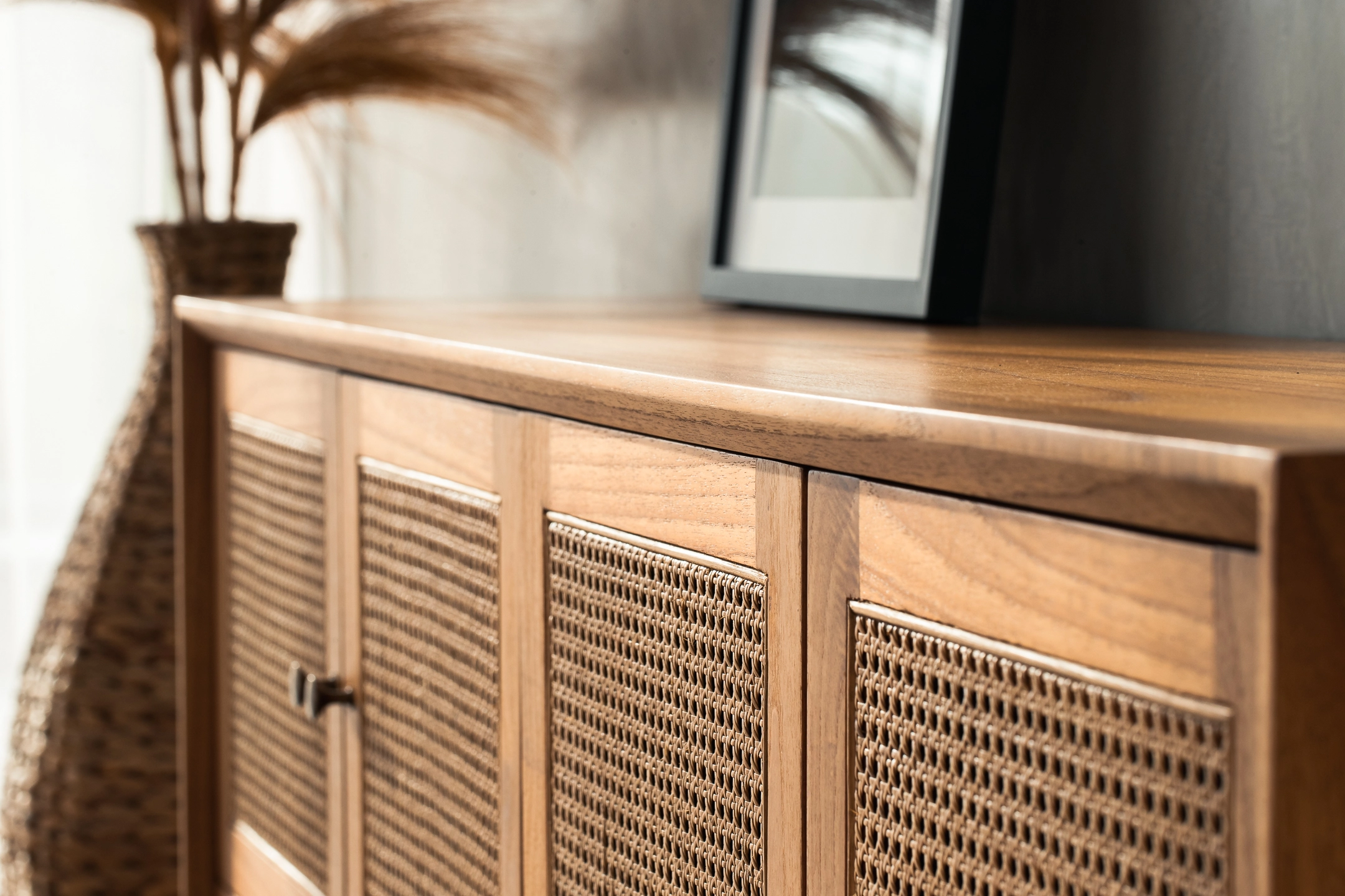 Tabu-Design-BUF50-MOON-Buffet-wood-rattan-Ambiance2