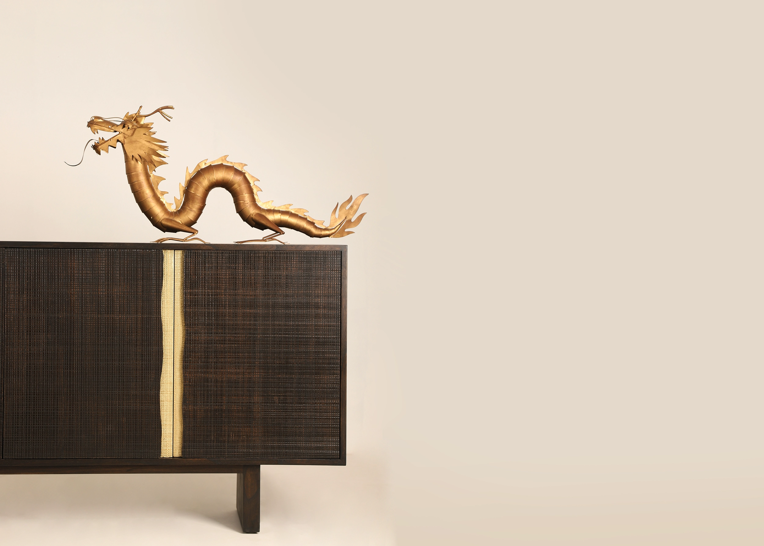 Tabu-Design-BUF53L-Buaja-buffet-wood-ambiance