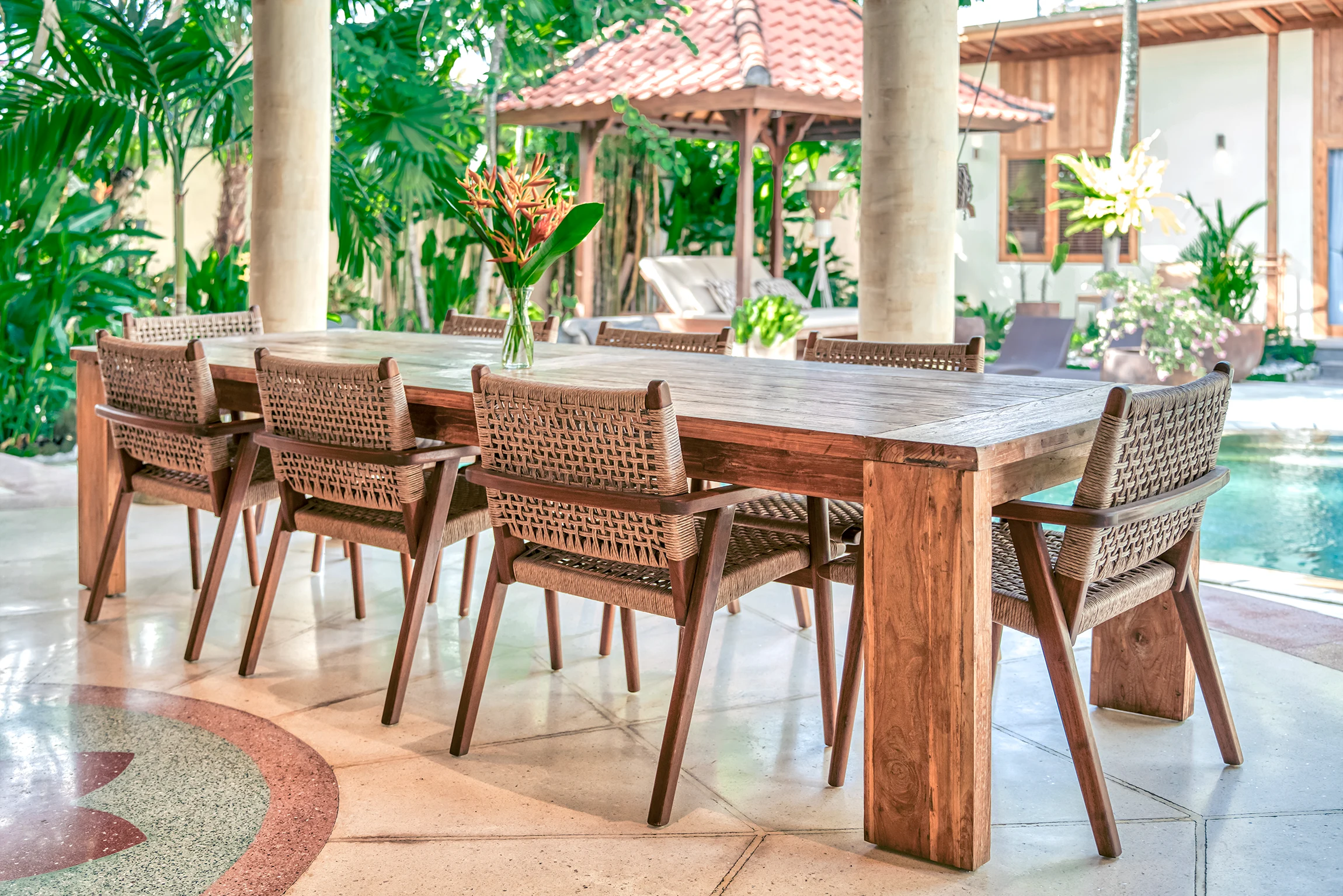 Tabu-Design-DT39-Golovin-dining-table-teak-ambiance2