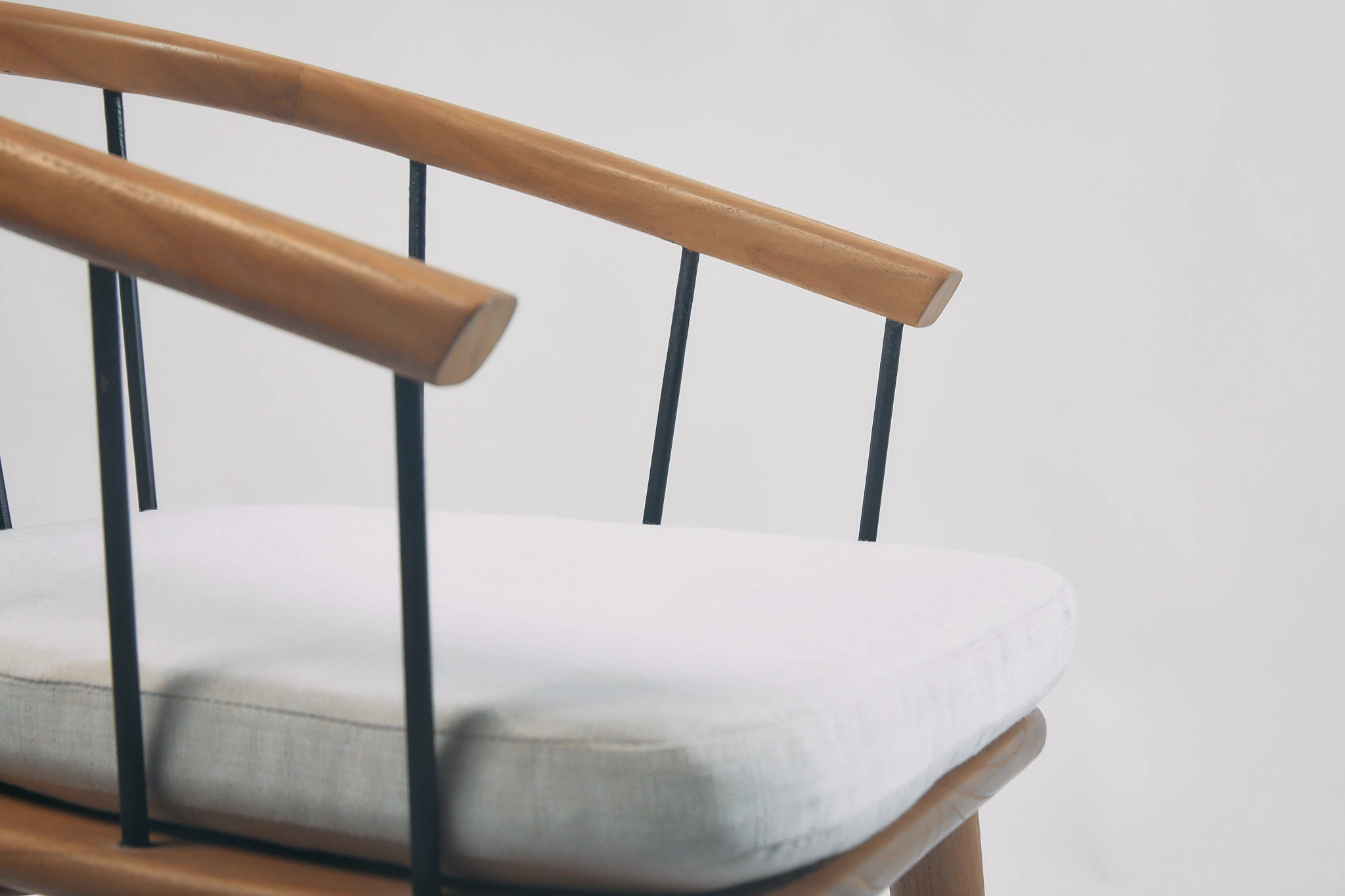 8-Architecture-lines-Collection-Farm-Chair