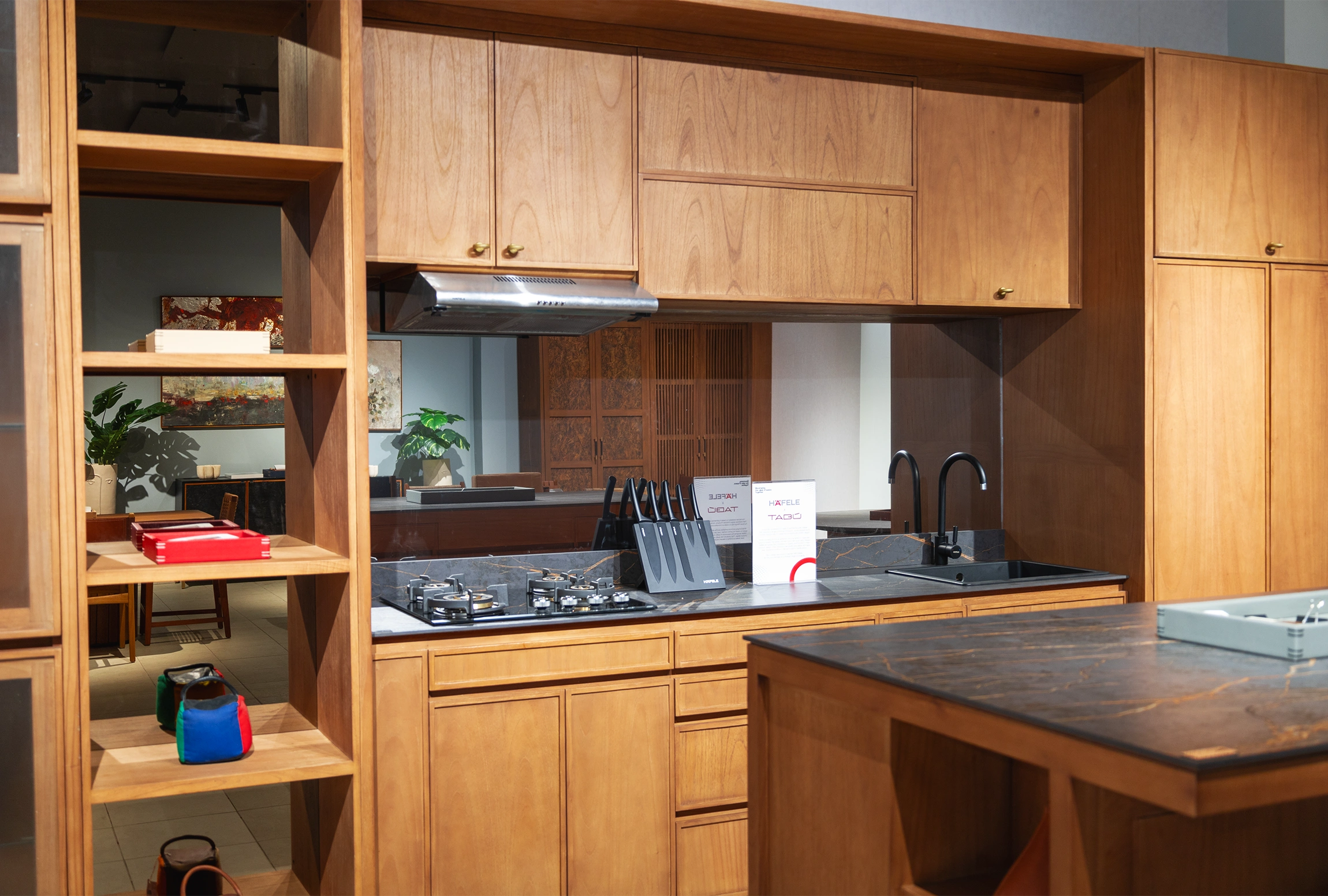 Tabu-Design-Showroom-built-in-kitchen