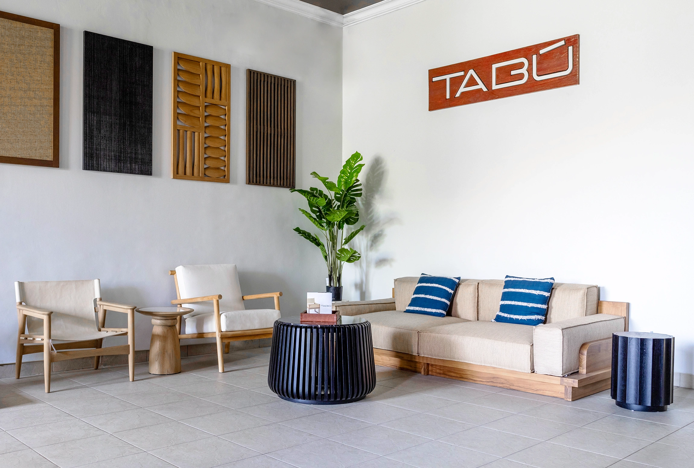 Tabu-Design-Showroom-outdoor-lounge