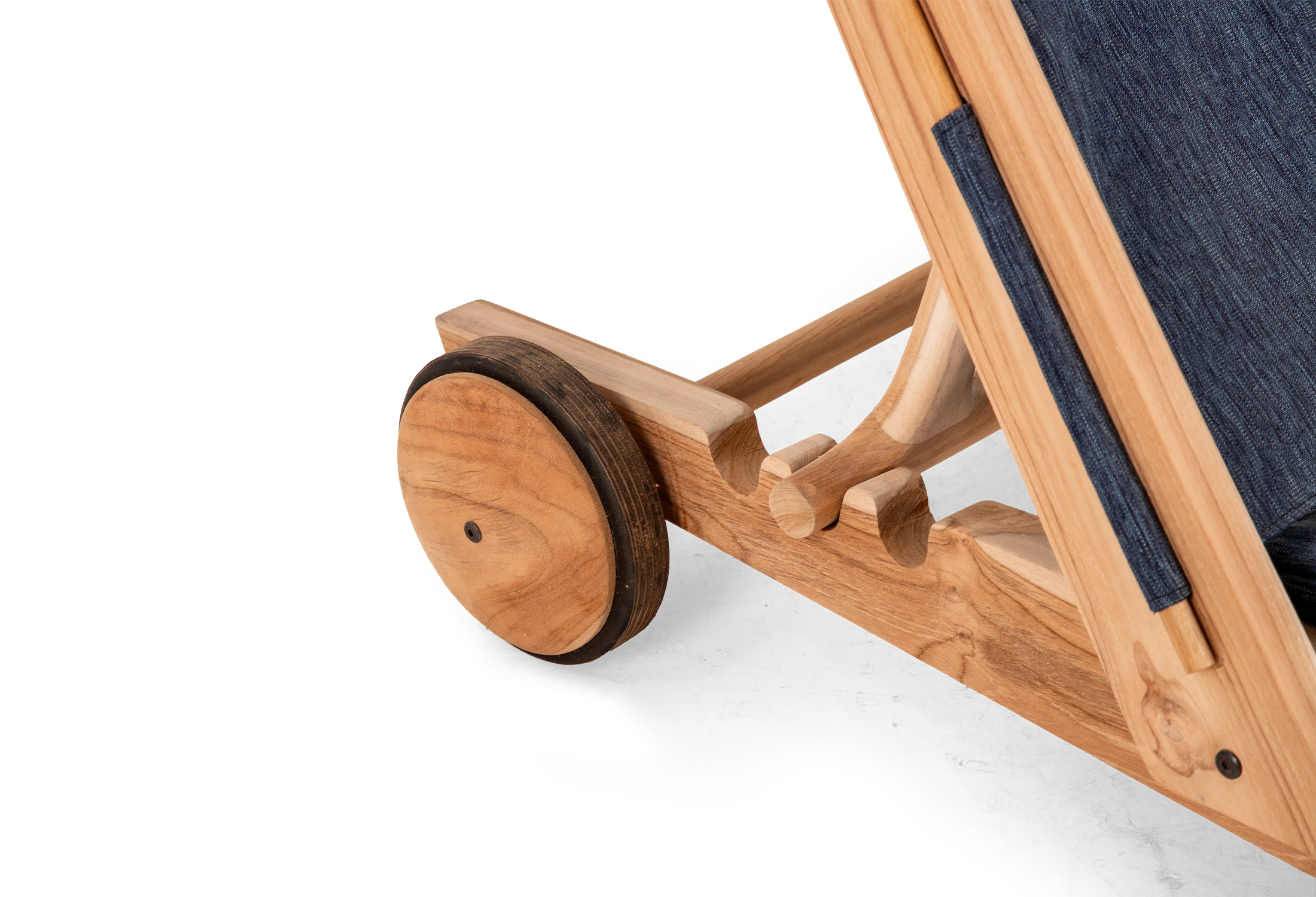 Rio Lounge Chair made of teak and blue fabric seating in detail view