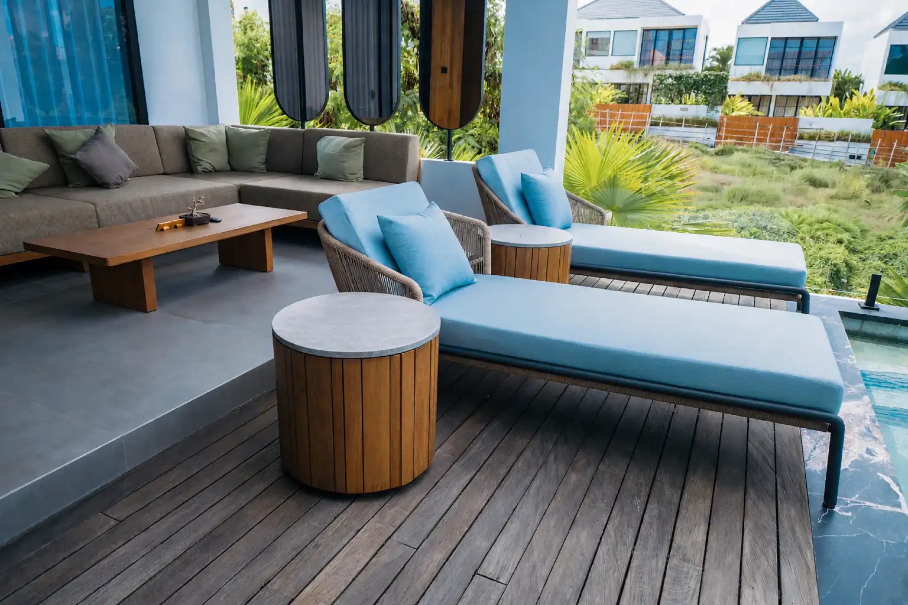 richi sunlounger with coral auxiliar table (1)